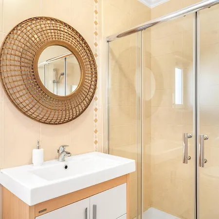 Ocean Getaway - Private Parking In The Center Of Nazare Lejlighed