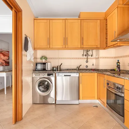 Ocean Getaway - Private Parking In The Center Of Nazare Lejlighed *