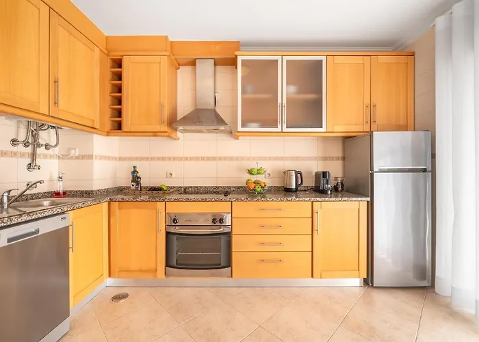 Ocean Getaway - Private Parking In The Center Of