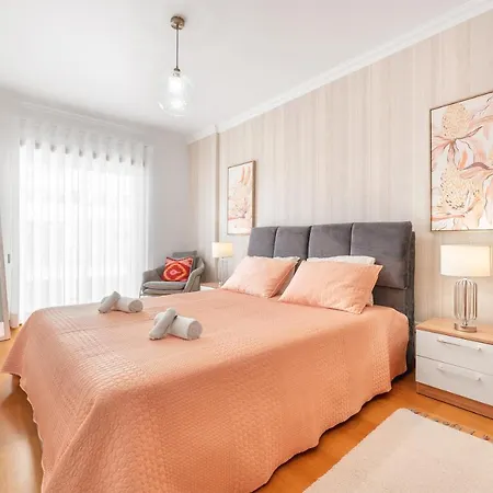 Ocean Getaway - Private Parking In The Center Of Nazare * ナザレ