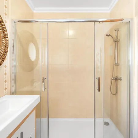 Ocean Getaway - Private Parking In The Center Of Apartamento *