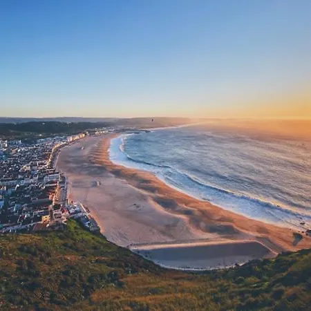 Ocean Getaway - Private Parking In The Center Of Apartamento Nazaré