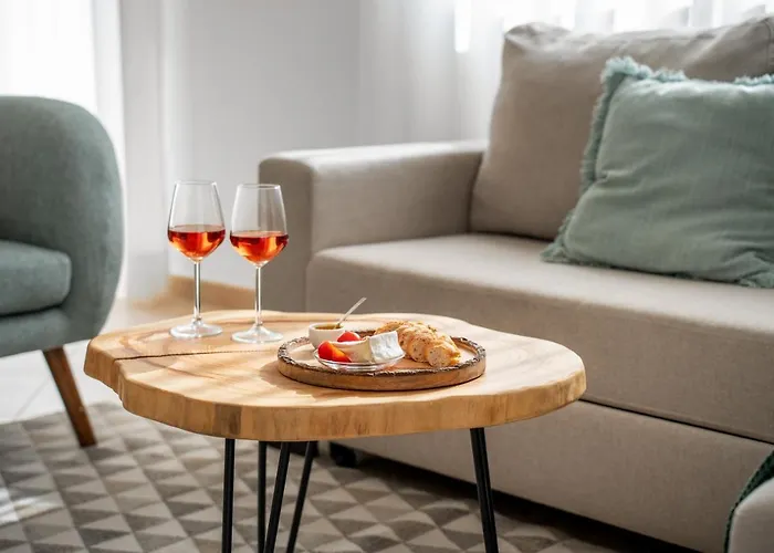 Ocean Getaway - Private Parking In The Center Of Apartment *